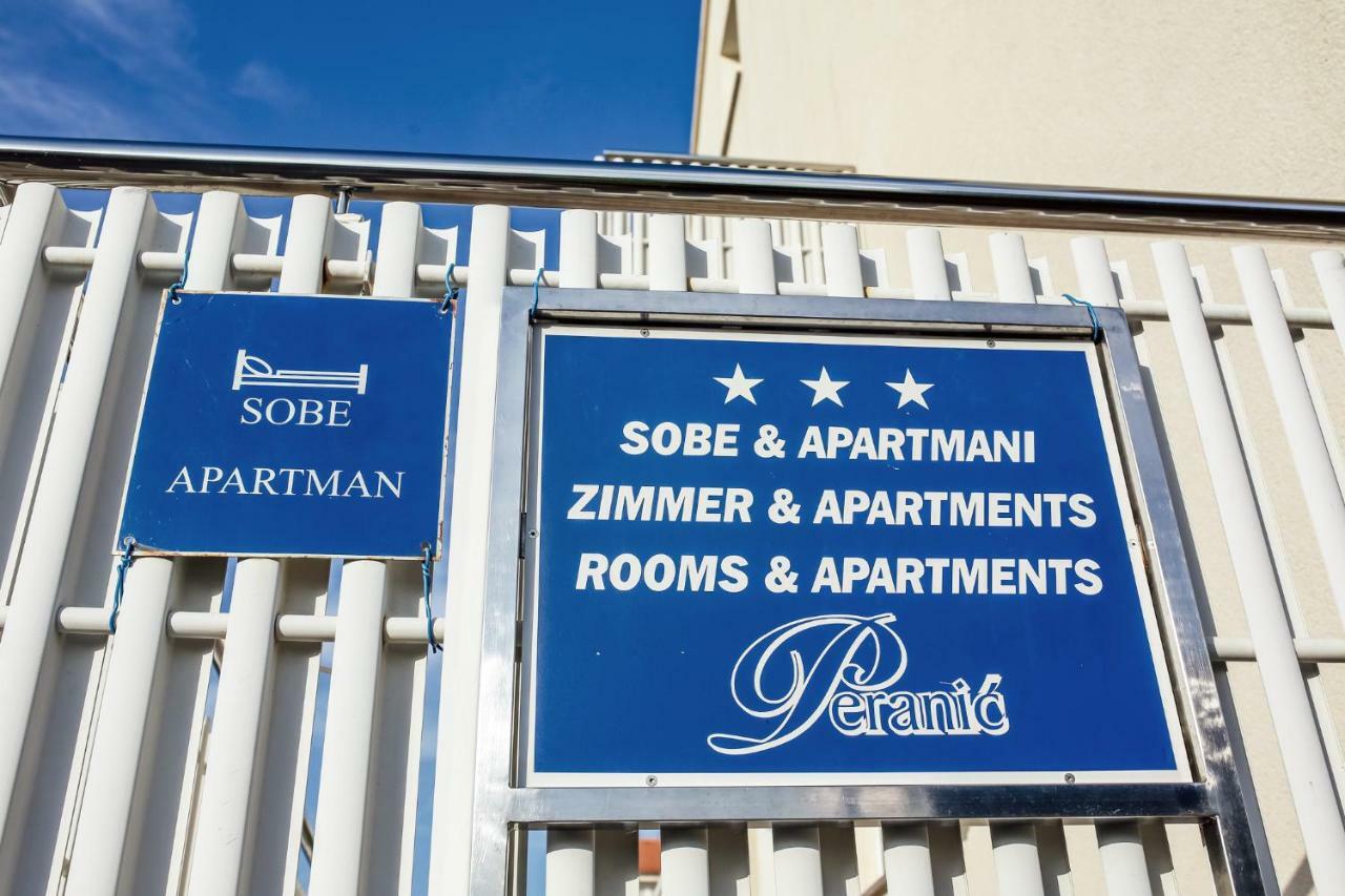Apartments & Rooms Peranic Novalja Eksteriør bilde