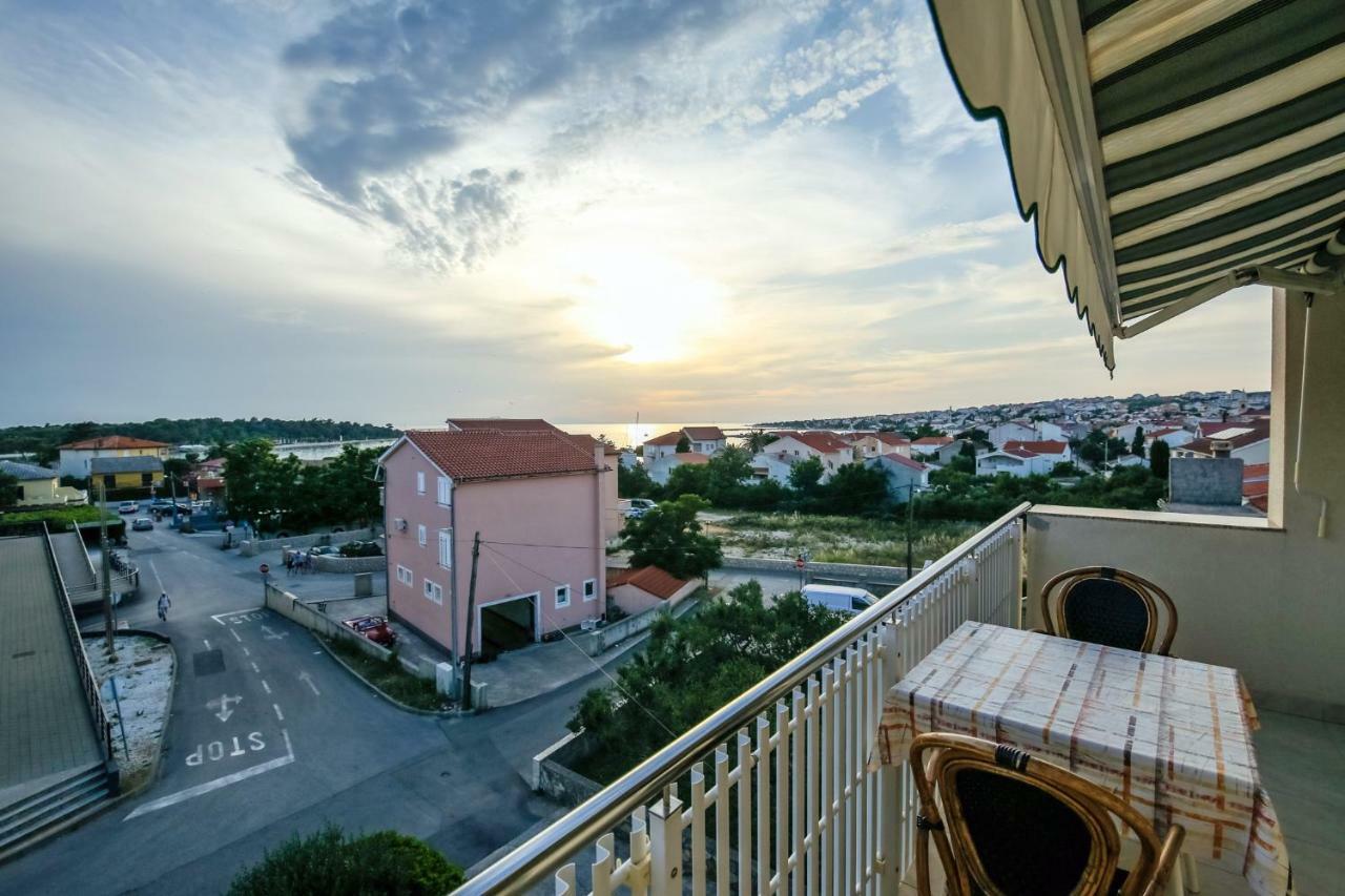 Apartments & Rooms Peranic Novalja Eksteriør bilde